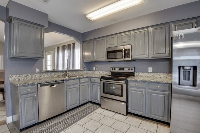 6707 Copperwood Court, Arlington, TX 76001