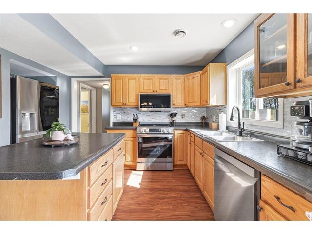 1375 Alton Lane, Hammond, WI 54015