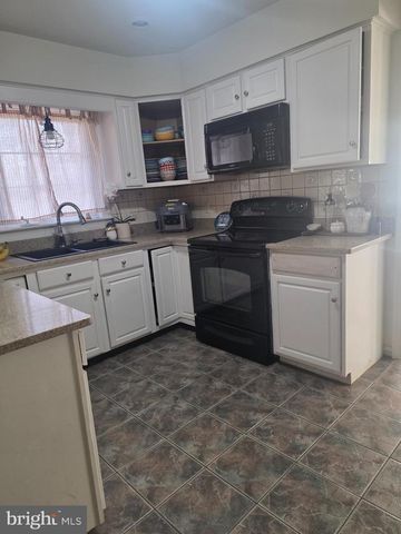 537 CENTERTON RD, Pittsgrove, NJ 08318