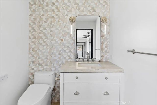 113 Grand Canal, Newport Beach, CA 92662
