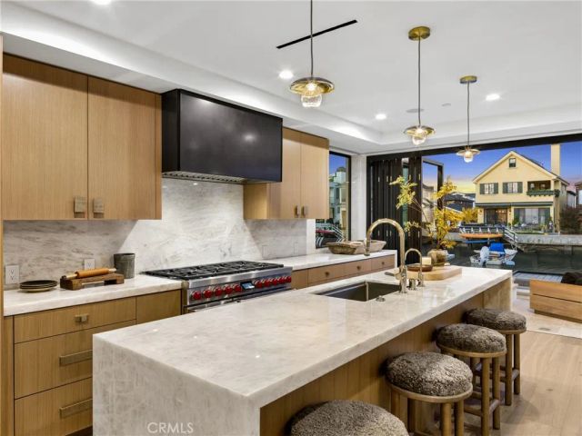 113 Grand Canal, Newport Beach, CA 92662
