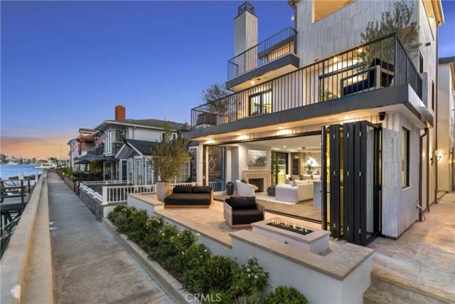 113 Grand Canal, Newport Beach, CA 92662