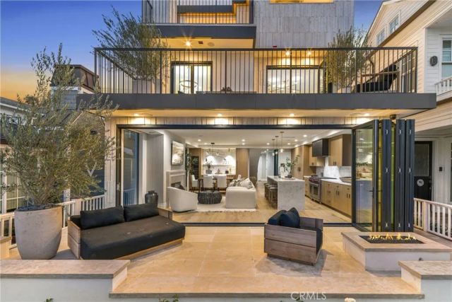 113 Grand Canal, Newport Beach, CA 92662