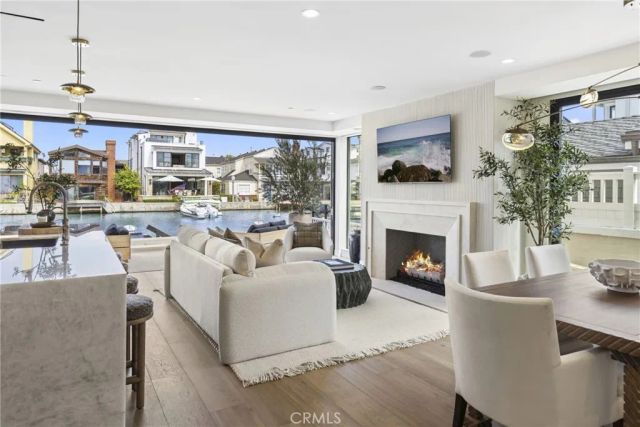113 Grand Canal, Newport Beach, CA 92662
