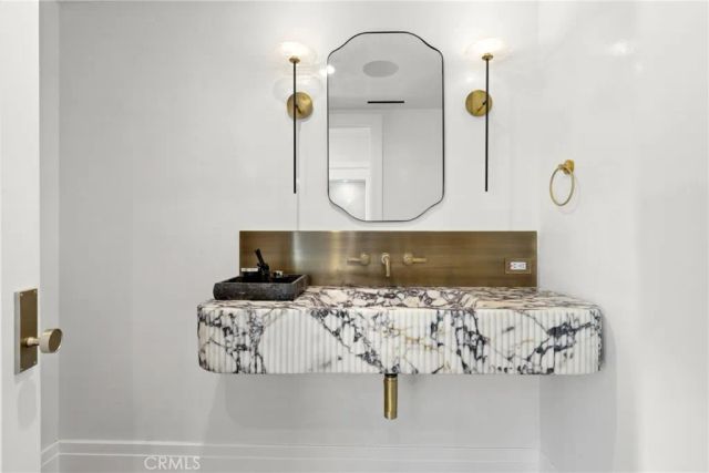 113 Grand Canal, Newport Beach, CA 92662