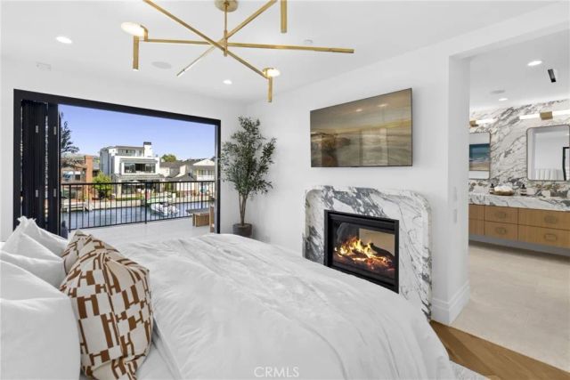 113 Grand Canal, Newport Beach, CA 92662