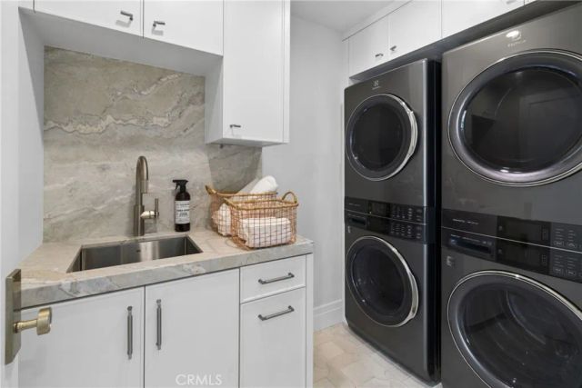 113 Grand Canal, Newport Beach, CA 92662