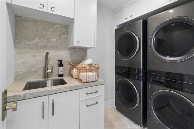 113 Grand Canal, Newport Beach, CA 92662