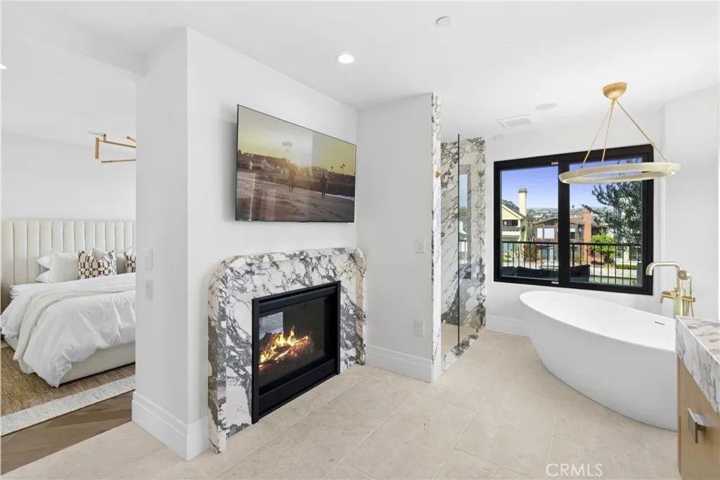 113 Grand Canal, Newport Beach, CA 92662