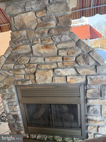 734 GOLDEN SPRING DRIVE N, Waynesboro, PA 17268