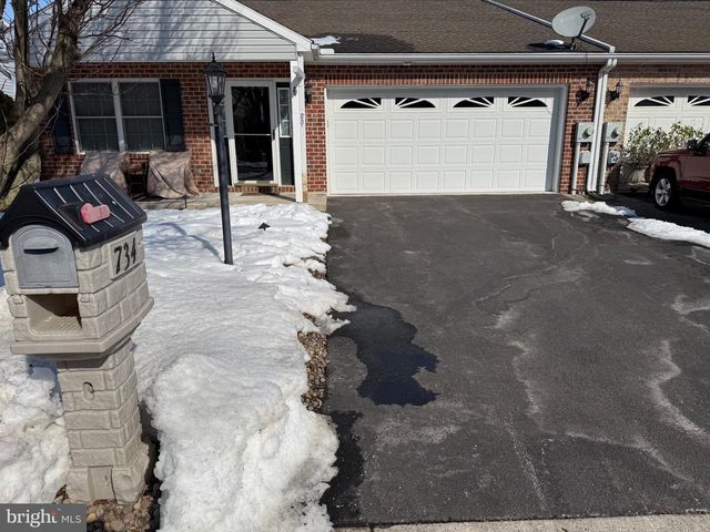 734 GOLDEN SPRING DRIVE N, Waynesboro, PA 17268