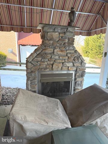 734 GOLDEN SPRING DRIVE N, Waynesboro, PA 17268