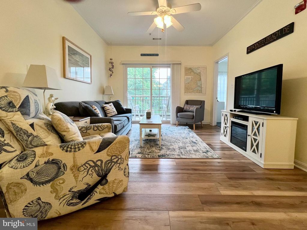 100 CASCADE LN #113, Rehoboth Beach, DE 19971