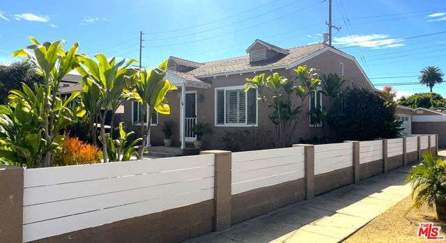 3505 Redwood Avenue, Los Angeles, CA 90066