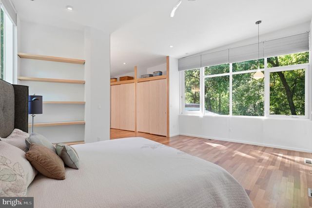 6404 MONTROSE ST, Alexandria, VA 22312