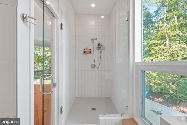 6404 MONTROSE ST, Alexandria, VA 22312