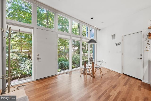 6404 MONTROSE ST, Alexandria, VA 22312