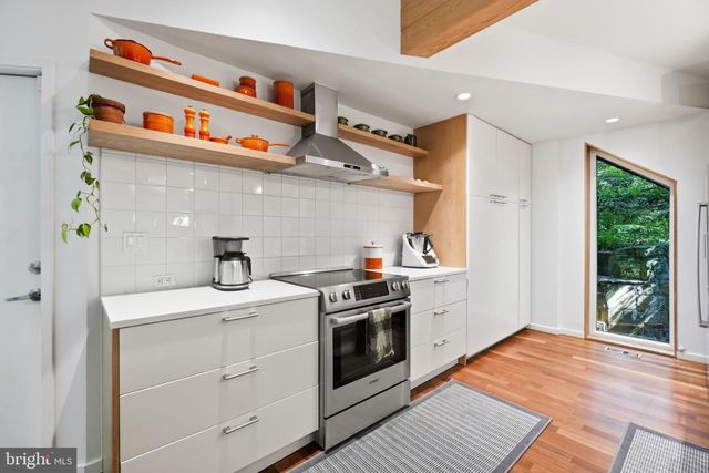 6404 MONTROSE ST, Alexandria, VA 22312