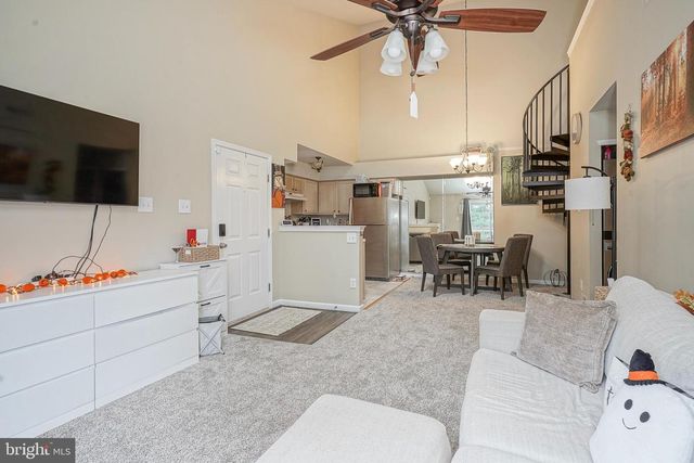 1215 TRISTRAM CIR, Mantua, NJ 08051