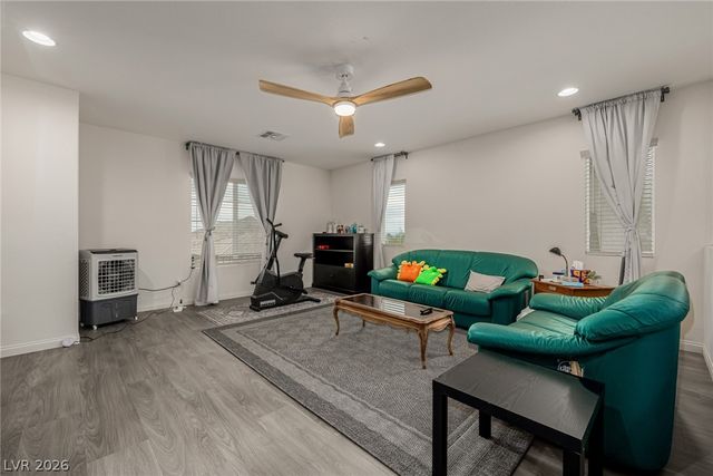 4643 Eagle Nest Peak Street, Las Vegas, NV 89129