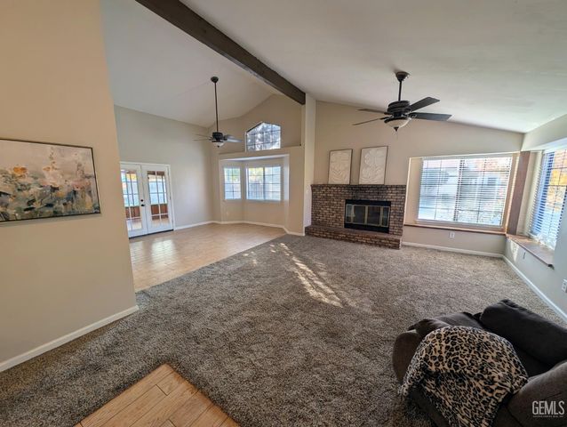 6925 Aztec Way, Bakersfield, CA 93308