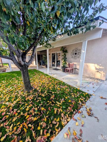 6925 Aztec Way, Bakersfield, CA 93308