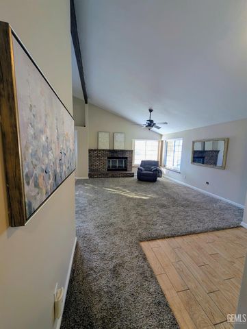 6925 Aztec Way, Bakersfield, CA 93308