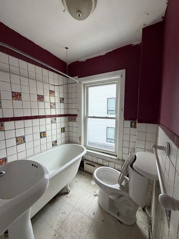 4 Glover Court, Boston, MA 02127