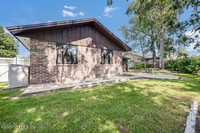 584 ARTHUR MIDDLETON Circle, Orange Park, FL 32073