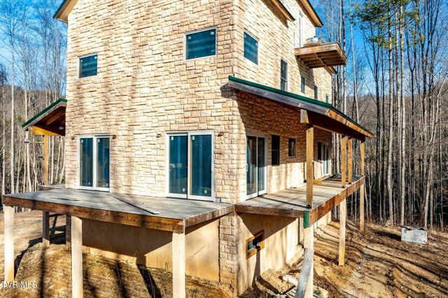 324 Allen Snyder Road, Trade, TN 37691