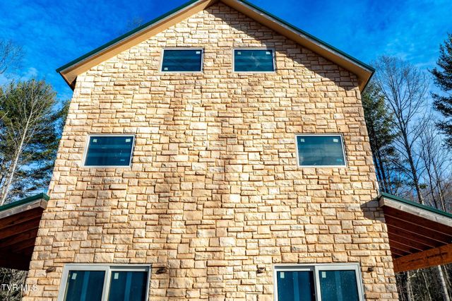 324 Allen Snyder Road, Trade, TN 37691