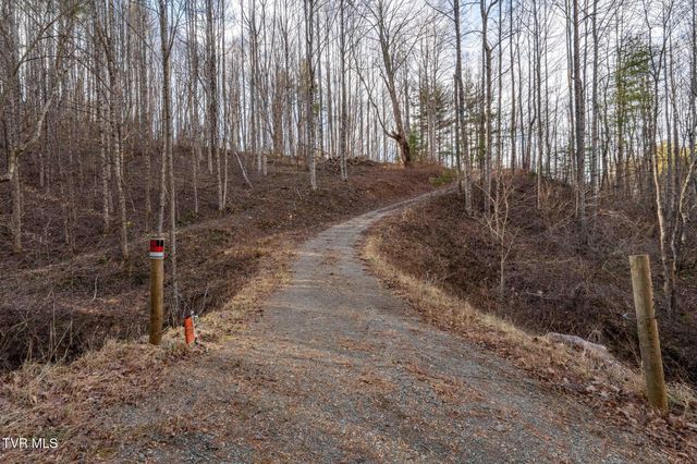 324 Allen Snyder Road, Trade, TN 37691