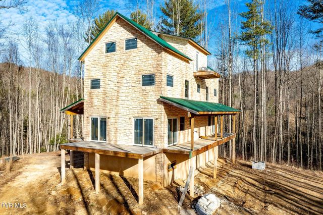 324 Allen Snyder Road, Trade, TN 37691