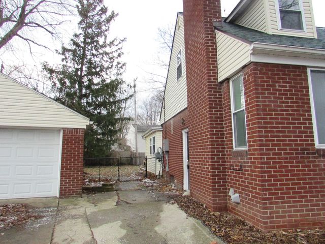 434 Chalmers Street, Flint, MI 48503