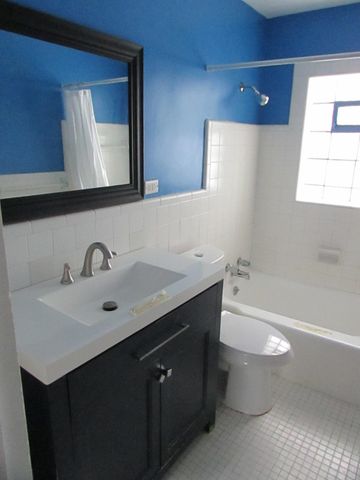 434 Chalmers Street, Flint, MI 48503