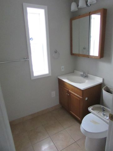 434 Chalmers Street, Flint, MI 48503