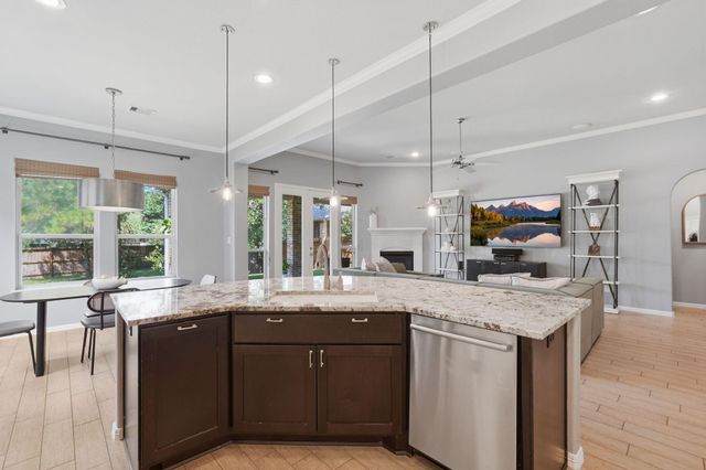 111 Riverbend Way, Montgomery, TX 77316