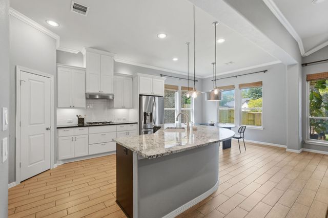 111 Riverbend Way, Montgomery, TX 77316