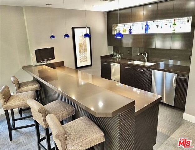 300 E 4th Street 208, Long Beach, CA 90802