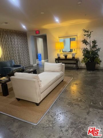 300 E 4th Street 208, Long Beach, CA 90802