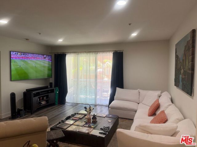 300 E 4th Street 208, Long Beach, CA 90802