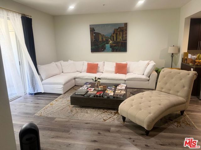300 E 4th Street 208, Long Beach, CA 90802