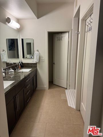 300 E 4th Street 208, Long Beach, CA 90802