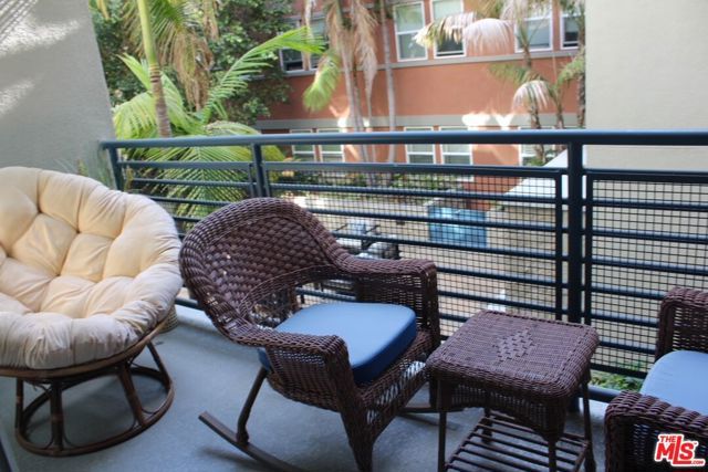 300 E 4th Street 208, Long Beach, CA 90802