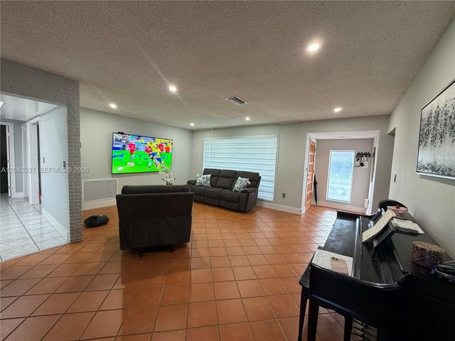 7140 Grandview Boulevard, Miramar, FL 33023