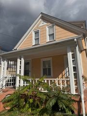 203 Colman Street, New London, CT 06320