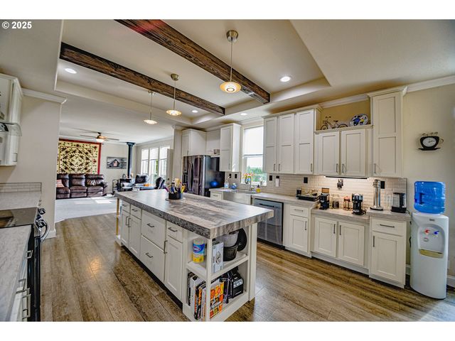 76171 DELENA MAYGER Rd, Rainier, OR 97048