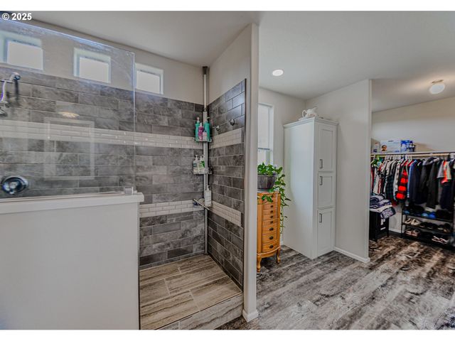 76171 DELENA MAYGER Rd, Rainier, OR 97048