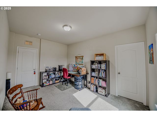 76171 DELENA MAYGER Rd, Rainier, OR 97048