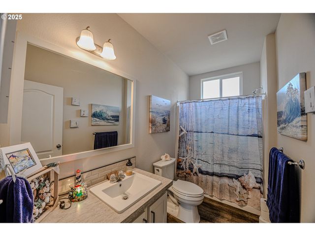 76171 DELENA MAYGER Rd, Rainier, OR 97048